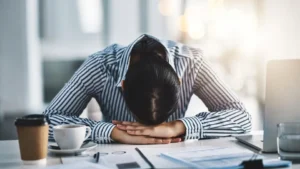 چرا همیشه نگرانم؟